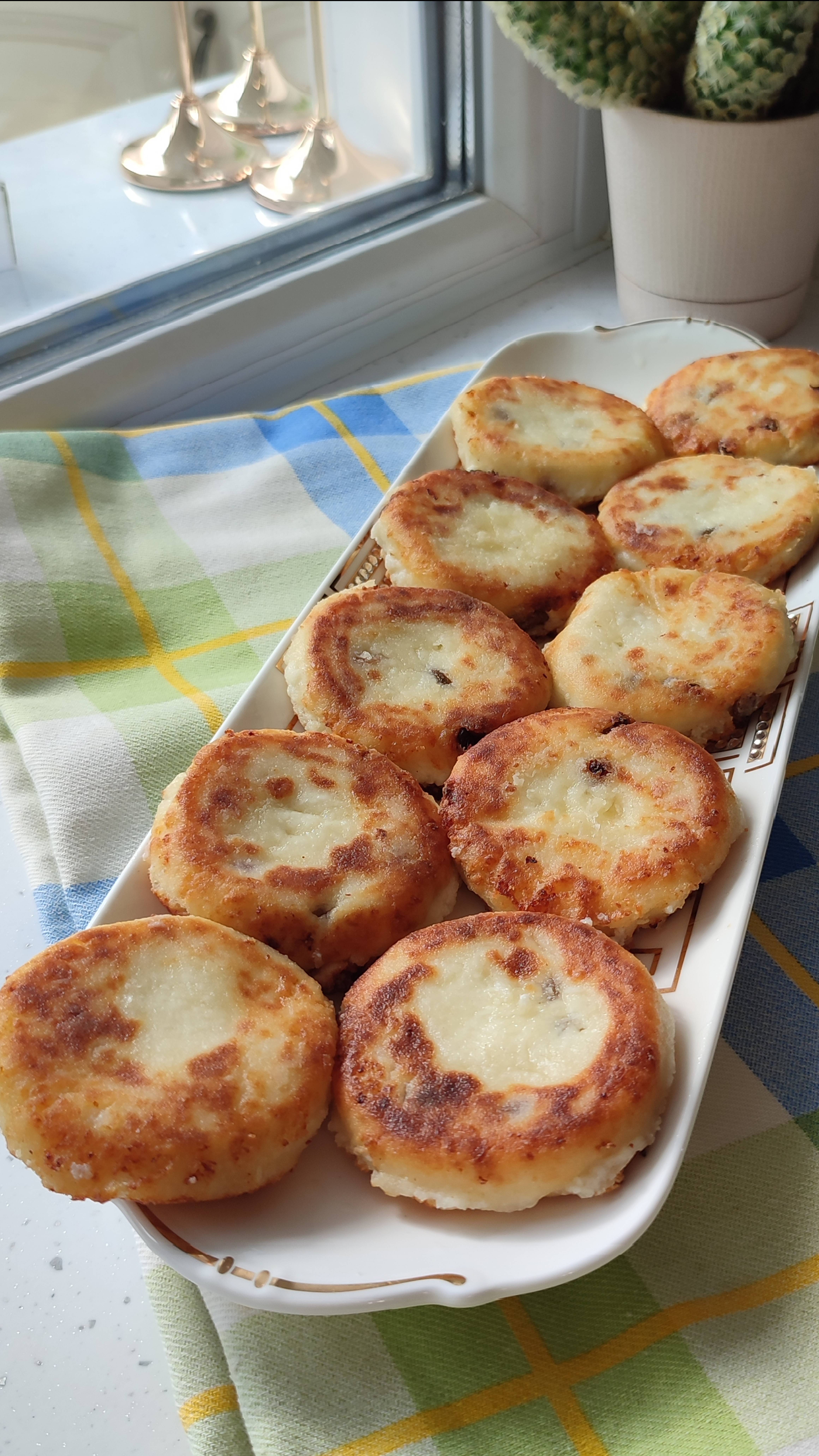 Сырники с изюмом на завтрак