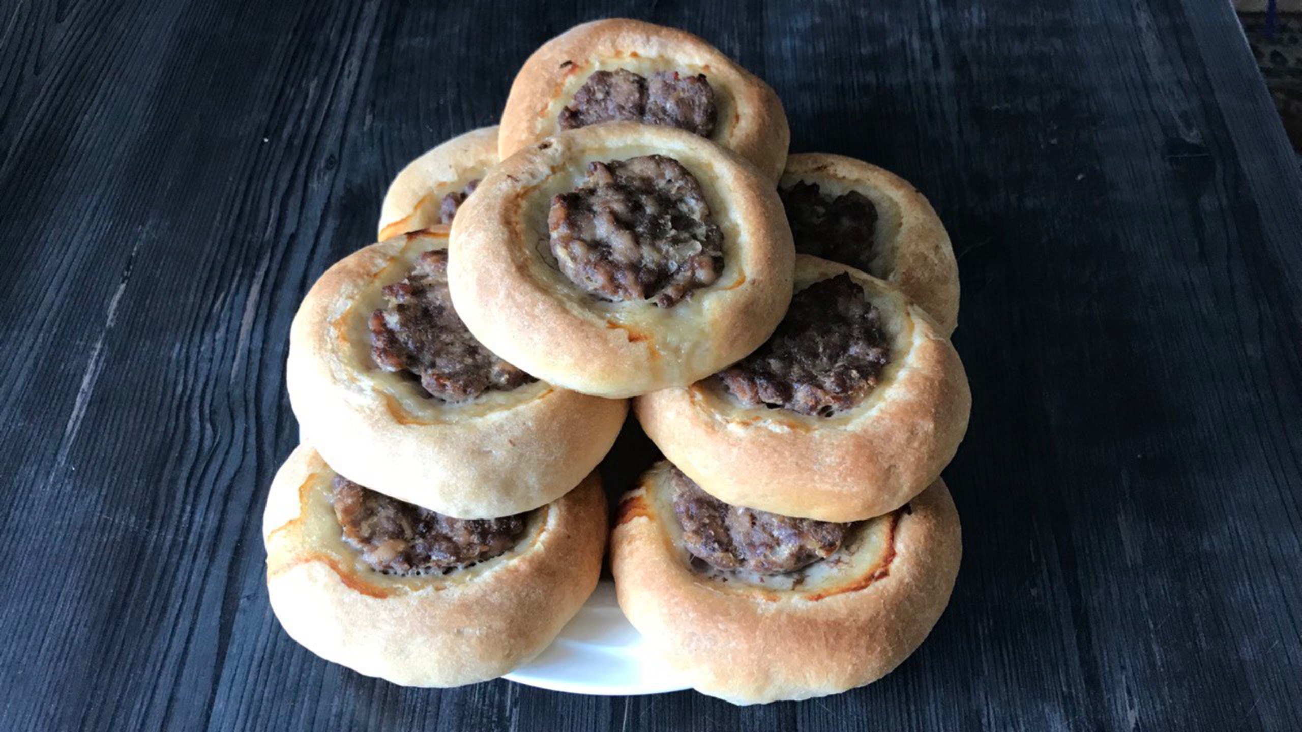 IMG_333
Ватрушки с мясом.