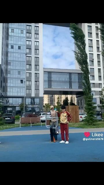 Жизнь прекрасна живём и радуемся