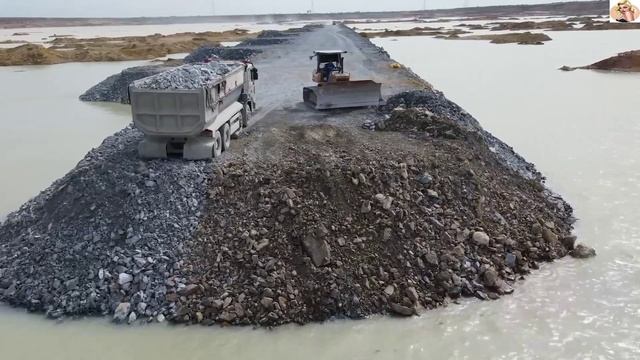 Строительство, дорога на озере другой обзор