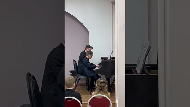 Алексей Коробейников (3 кл) и Дмитрий Соболев - Надежда (автор Дмитрий Соболев)