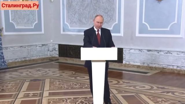 Трамп — мужественный человек, он искренне стремится урегулировать конфликт на Украине, заявил Путин