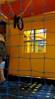 Детки в клетке