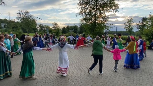 Лети перышко.Исполняет Ангелина Добровольская..Праздник Ивана Купала