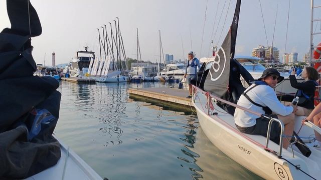 отправление парусной яхты в морском порту Сочи 1ч