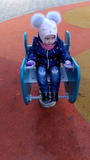 Игнорирую телефонный звонок - снимаю Полюшку