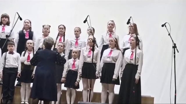 Хор "Надежда" ДМШ №9 г. Костромы - Спасибо, музыка, тебе! (автор Дмитрий Соболев)