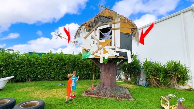 Крис и Челлендж с игрушечными ракетами для детей