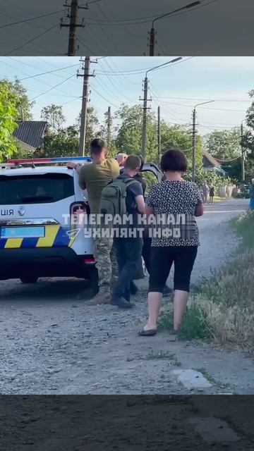 Могилизация на Николаевщине в Первомайске: полицаи и ТЦК скрутили мужчину и запихали в авто, как меш
