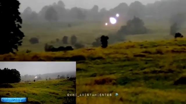 Огромный плазменный шар, планомерно разделяющийся на несколько малых.