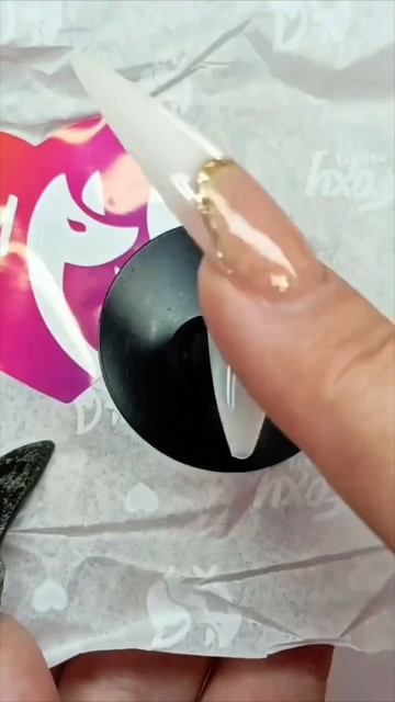 Создай ногти мечты за 5 минут с @foxy.expert