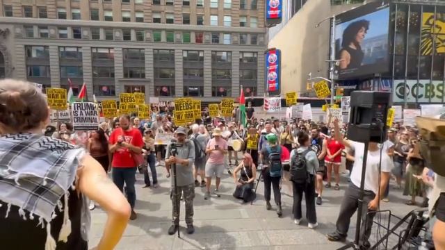 Антивоенные протесты начались в Нью-Йорке после ударов США по Ирану, — NBC

Митинги, по данным NBC,