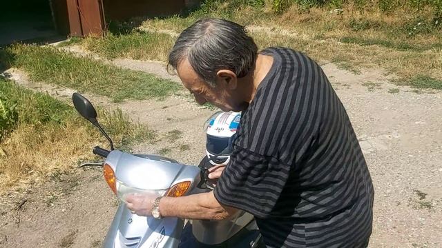 Как легко смыть надпись маркером с оптики  скутера