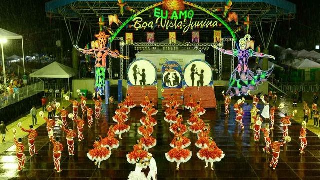 Июньский парад (Festa Junina)