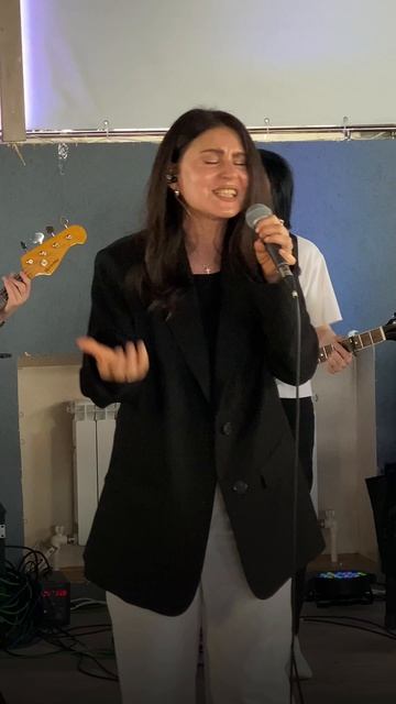 🎶 В моем сердце, Бог,
Расстояний нет
Между мной и тобой