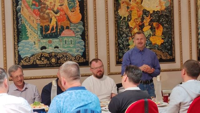 ЯВВФУ 20250612 Юбилейная встреча.23 роты Ресторан, речь бывшего командира взвода Борисова А.Б.