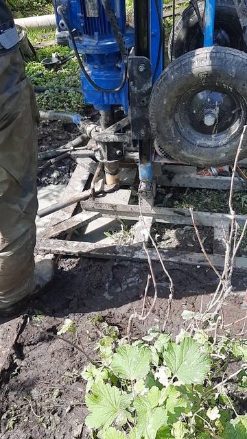 Горы, скважина под погружной насос