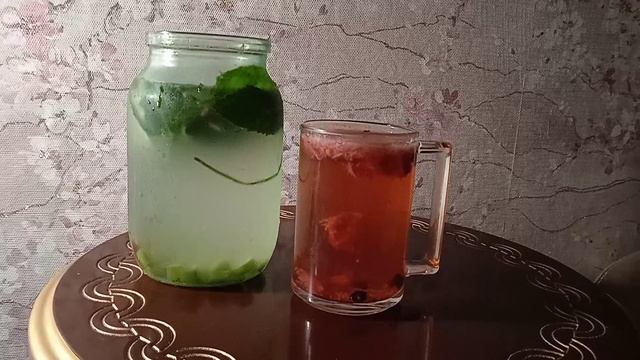 Клубничный и ревеневый "Мохито"