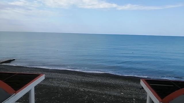Ласковое море трогаешь ладонью