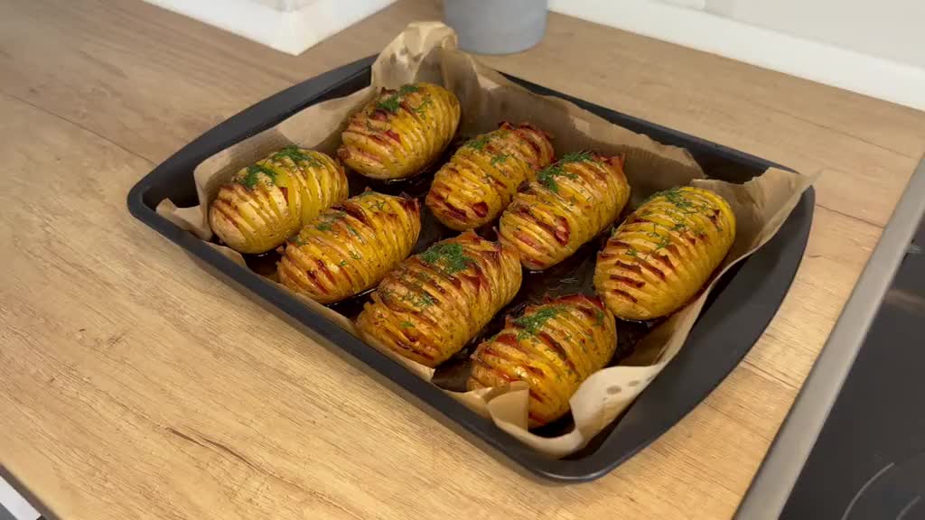 ЗАПЕЧЁННАЯ КАРТОШКА ГАРМОШКА С БЕКОНОМ КАРТОШКА С БЕКОНОМ В ДУХОВКЕ