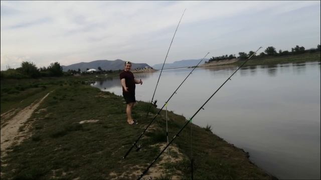 Рыбалка на  Р. Енисей Хакасия Хотели Сазана, получили Подлеща=)