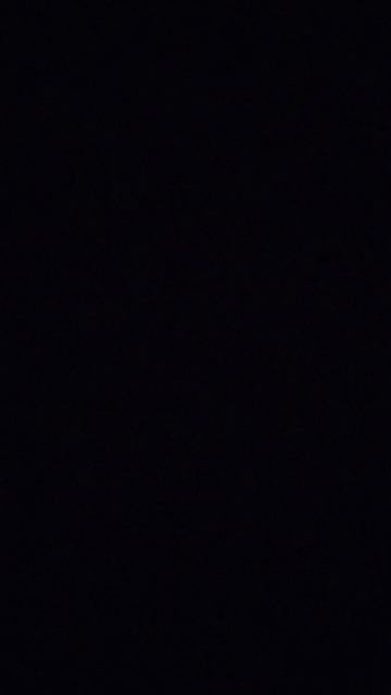 моя соседка снизу опять орёт, время 23 часа ночи. после записи видео я прыгнул 2 раза. описание 👇🏻