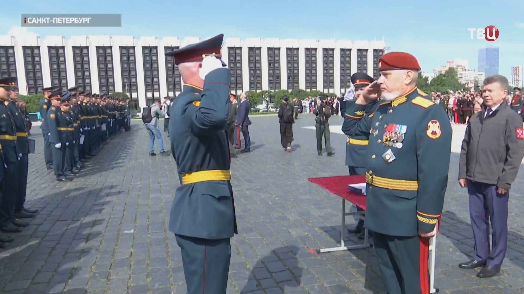 В Военном институте Росгвардии состоялся торжественный выпуск офицеров / События на ТВЦ