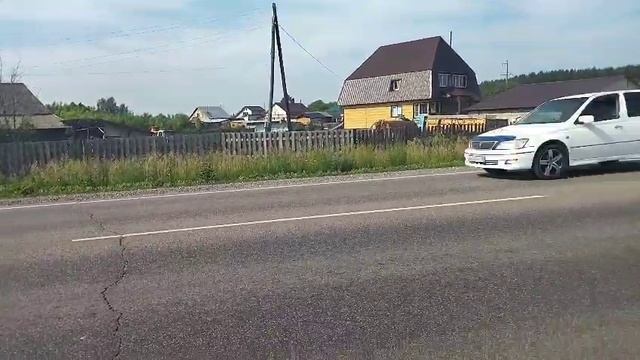 Село Сростки. Новые застройщики загадили территорию. Всё заросло травой.