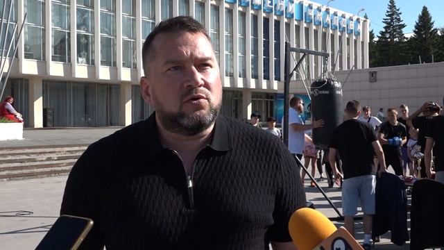 Праздник ко Дню города прошел в Дзержинском районе Новосибирска // "Новости 49" 27.06.25
