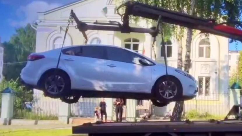 В Татарстане должник по алиментам сам подвез судебного пристава до отдела