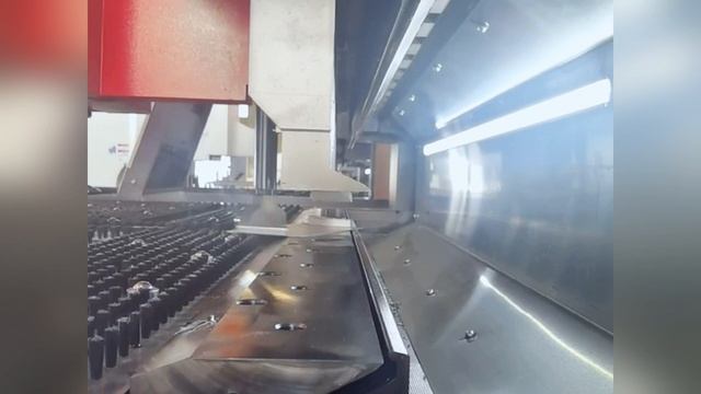 Обработка маленькой детали на панелегибе CFI LANHAO