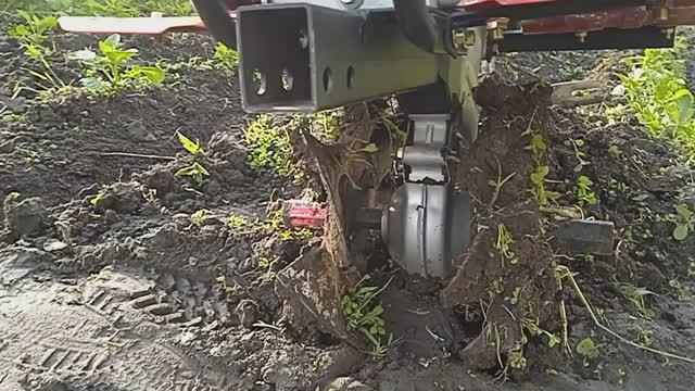 МБ 7 мотоблок из коробки ч.5 роторный + простой окучник первый проход картошки