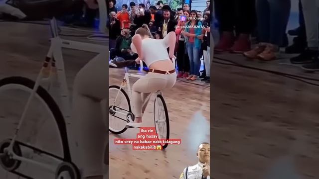 девушка и велик