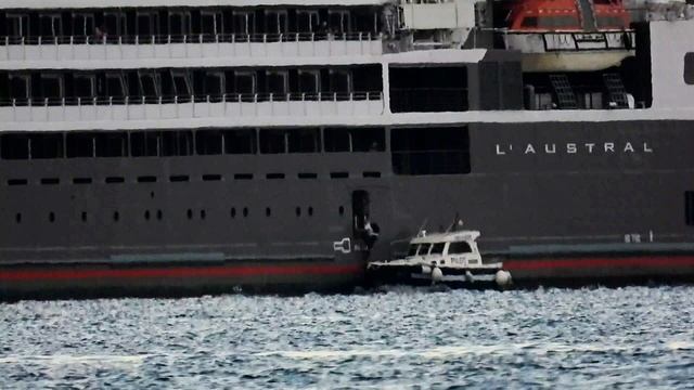 лоцман на мега яхту