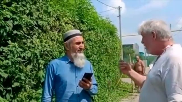 "Какую пользу ты принёс России?...". Дебаты русского мужчины и мигранта из Таджикистана.