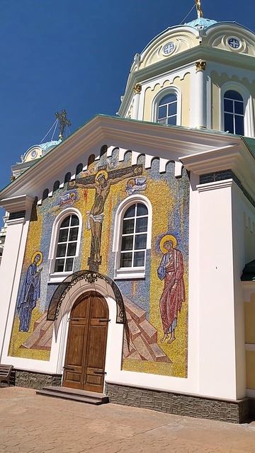 Красиво расписаные Храмы Топловского Монастыря в Крыму