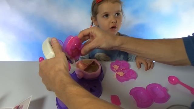 Мисс Кэйти и Мистер Макс (Miss Katy) Katy and Dad Make Chocolates