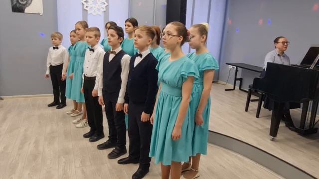 Старший хор «Дебют» ДШИ №8 (г. Сергиев Посад) - В Рождество (Д. Соболев/А. Логвинов)