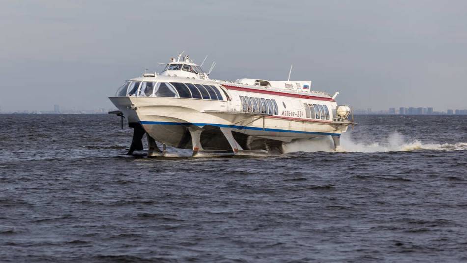 Первый российский двигатель для судов на подводных крыльях создадут в 2025 году