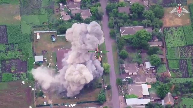 🇷🇺⚔️🇺🇦"Герани" разносят цели не только в тылу, но и на фронте. 💥