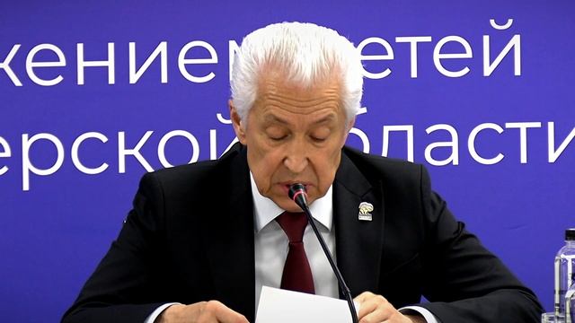 Губернатор Игорь Руденя накануне Дня молодежи встретился с активистами