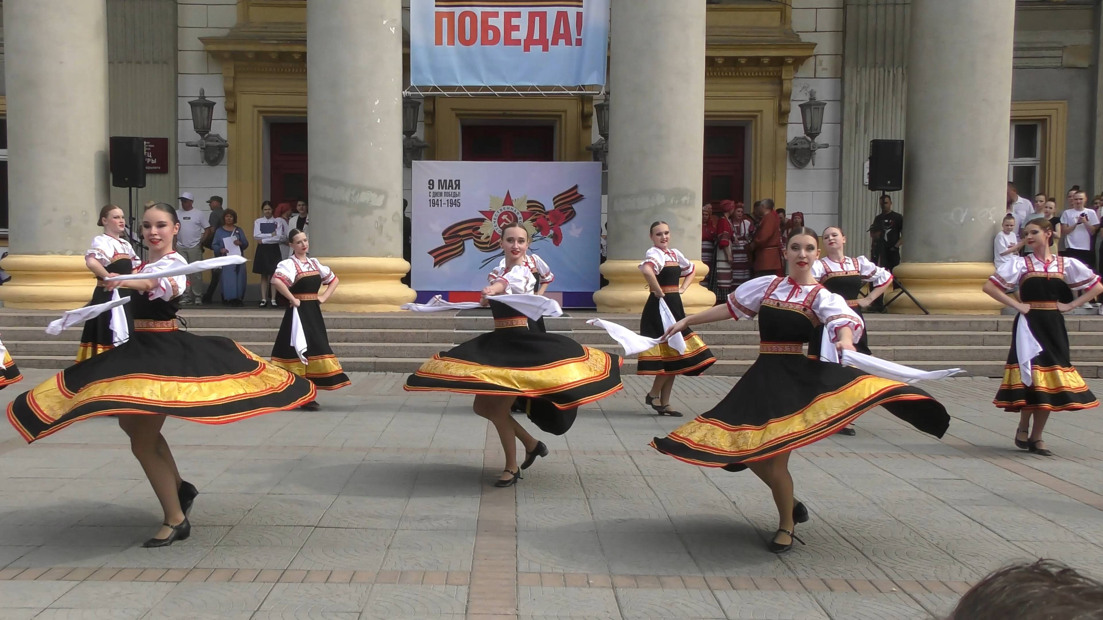 Ансамбль танца " Метелица " . " Чибатуха "