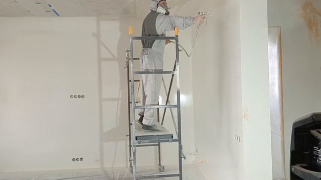 Безвоздушная покраска стен и потолка