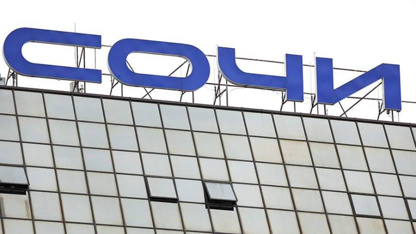 Два самолета столкнулись в аэропорту Сочи