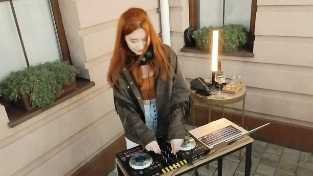 Диджей Фокслав DJ FOXLUV - кофейня Мечтатели Белгород