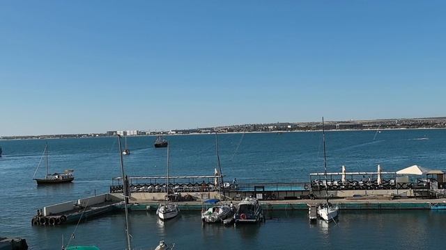 Анапа. Море. Парусник ⛵. Пошли с детьми погулять.