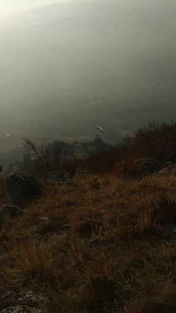 Долина привидений,Крым. парапланирист #крым #горы #активныйотдых #природа #красота #долинаприведений