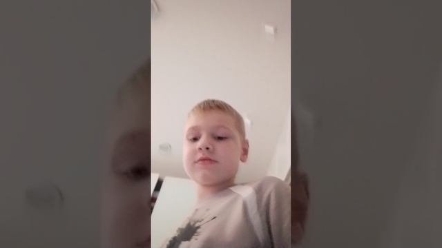 мальчик на девятке