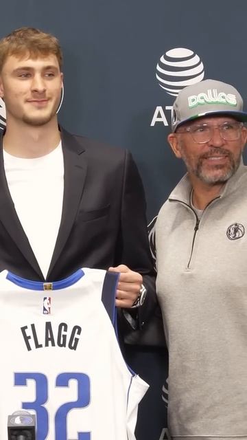 Jason Kidd had to teach Cooper Flagg how to pose for photos