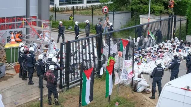 В Бельгии пропалестинские активисты по ошибке повредили технику для Украины.